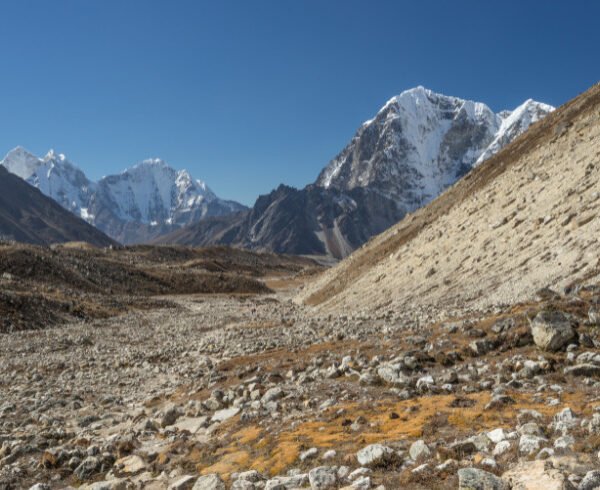Lobuche peak by Dingboche